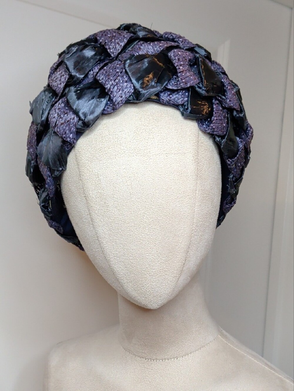 Vintage 60s Woven Domed Pillbox Turbin Style Hat Purple Navy MCM - Picture 3 of 8